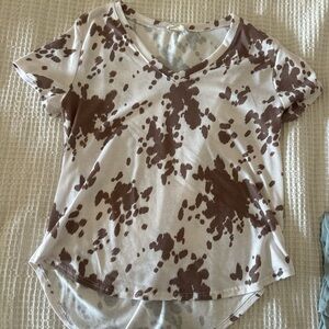 V-Neck T-Shirt with Brown and Cream Pattern